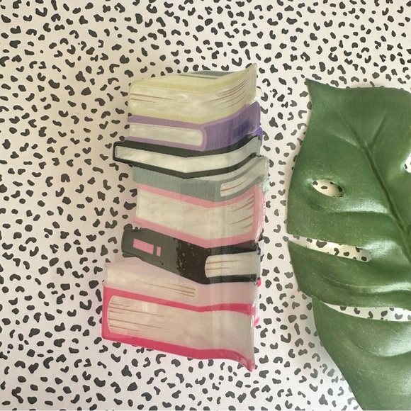 2/$30🌵 Book Stack Claw Clip Library Reading Teacher Hair Accessory Acrylic NEW - Picture 3 of 12